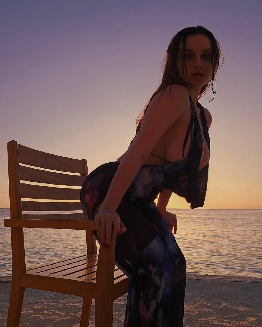 Sexy girl Miranda Faith nude in Dublin