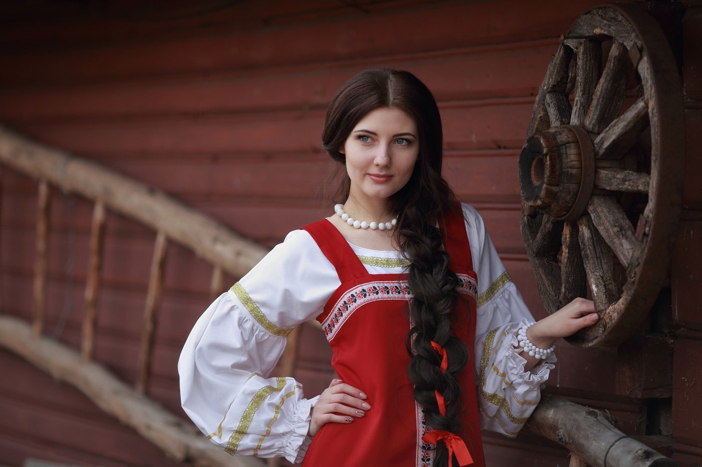 Girls in Slavic costumes’s look of the day — catch her live in Dublin